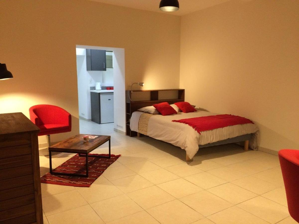 Le Studio Du Chateau Auriac-sur-Vendinelle Buitenkant foto