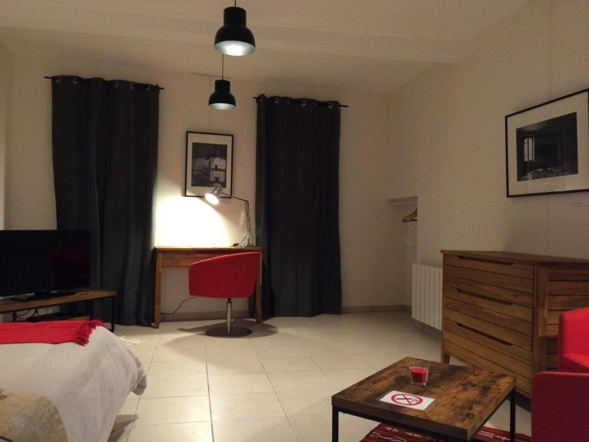 Le Studio Du Chateau Auriac-sur-Vendinelle Buitenkant foto